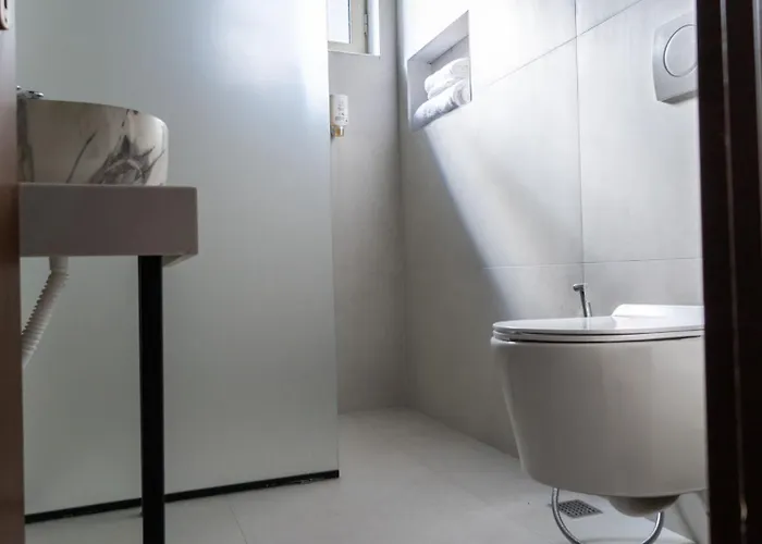 8home Apartamento Tirana